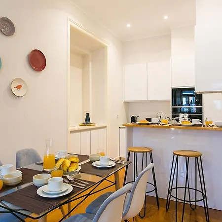 Lovelystay - Cozy 3Bdr Apartment In Estrela-2